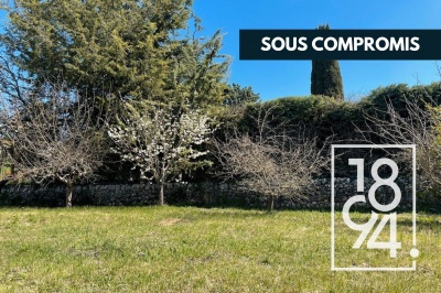 Magnifique terrain constructible de 764m²